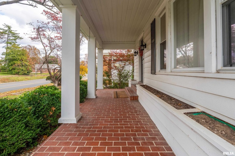 311 POPLAR Street, Harrisburg, Illinois 62946, 4 Bedrooms Bedrooms, 0 ,1 BathroomBathrooms,Residential,For Sale,POPLAR,0,RMAQC4269298