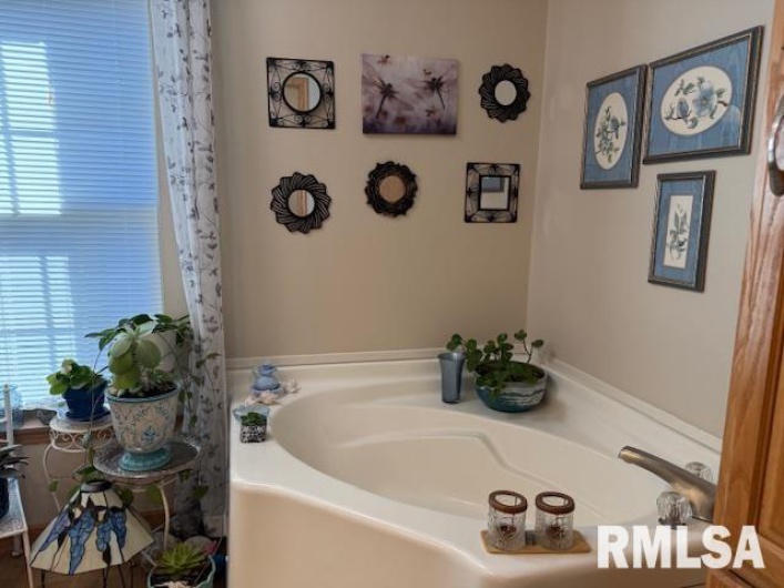 22145 Old Delta Mine Road, Marion, Illinois 62959, 3 Bedrooms Bedrooms, 0 ,2 BathroomsBathrooms,Residential,For Sale,Old Delta Mine,0,RMAEB460442