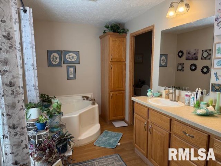 22145 Old Delta Mine Road, Marion, Illinois 62959, 3 Bedrooms Bedrooms, 0 ,2 BathroomsBathrooms,Residential,For Sale,Old Delta Mine,0,RMAEB460442