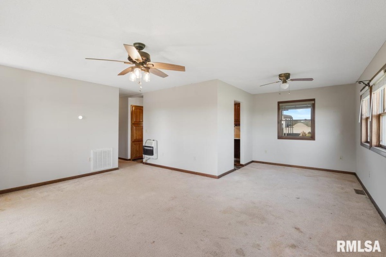 42 Bowed Tree Road, Stonefort, Illinois 62987, 2 Bedrooms Bedrooms, 0 ,2 BathroomsBathrooms,Residential,For Sale,Bowed Tree,0,RMAEB460172