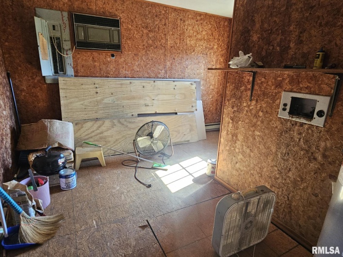 3830 State Route 147 Route, Vienna, Illinois 62995, 4 Bedrooms Bedrooms, 0 ,2 BathroomsBathrooms,Residential,For Sale,State Route 147,0,RMAEB460446