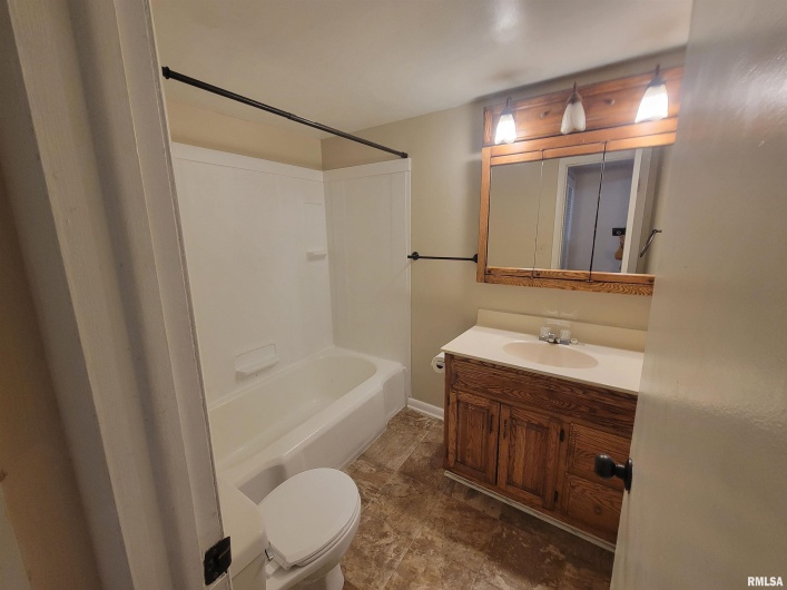 705 11TH Street, Herrin, Illinois 62948, 2 Bedrooms Bedrooms, 0 ,1 BathroomBathrooms,Residential,For Sale,11TH,0,RMAEB460448