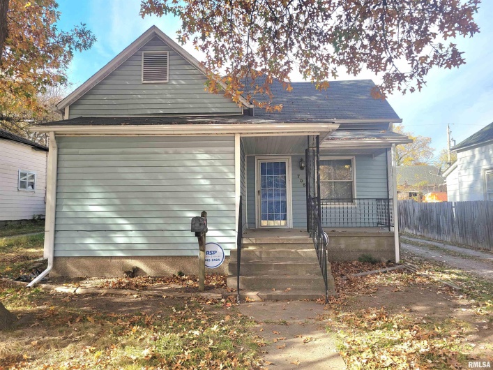 705 11TH Street, Herrin, Illinois 62948, 2 Bedrooms Bedrooms, 0 ,1 BathroomBathrooms,Residential,For Sale,11TH,0,RMAEB460448