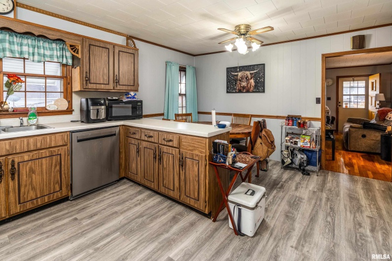 2010 1ST Street, Eldorado, Illinois 62930, 2 Bedrooms Bedrooms, 0 ,2 BathroomsBathrooms,Residential,For Sale,1ST,0,RMAQC4269303