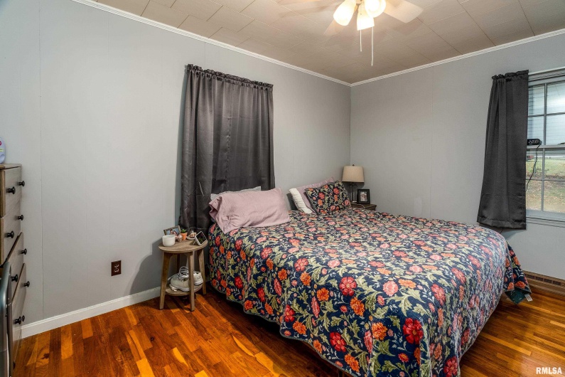 2010 1ST Street, Eldorado, Illinois 62930, 2 Bedrooms Bedrooms, 0 ,2 BathroomsBathrooms,Residential,For Sale,1ST,0,RMAQC4269303