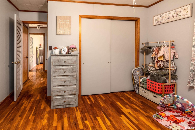 2010 1ST Street, Eldorado, Illinois 62930, 2 Bedrooms Bedrooms, 0 ,2 BathroomsBathrooms,Residential,For Sale,1ST,0,RMAQC4269303