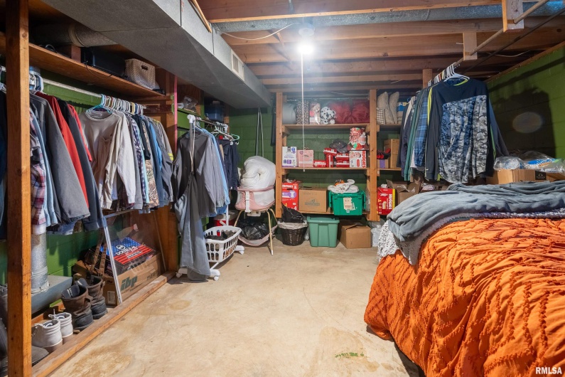 2010 1ST Street, Eldorado, Illinois 62930, 2 Bedrooms Bedrooms, 0 ,2 BathroomsBathrooms,Residential,For Sale,1ST,0,RMAQC4269303