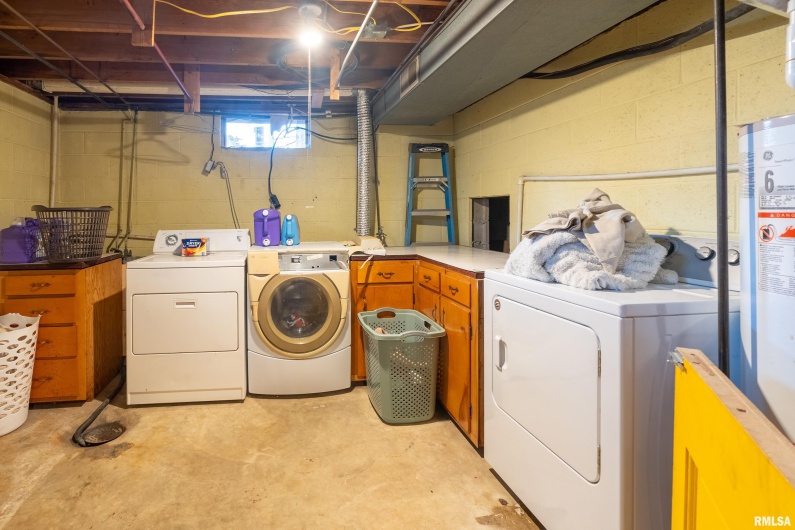 2010 1ST Street, Eldorado, Illinois 62930, 2 Bedrooms Bedrooms, 0 ,2 BathroomsBathrooms,Residential,For Sale,1ST,0,RMAQC4269303