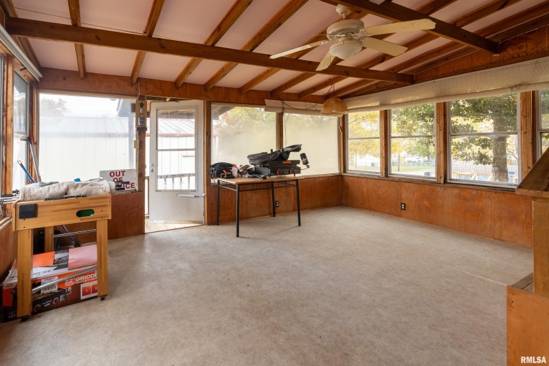 2010 1ST Street, Eldorado, Illinois 62930, 2 Bedrooms Bedrooms, 0 ,2 BathroomsBathrooms,Residential,For Sale,1ST,0,RMAQC4269303