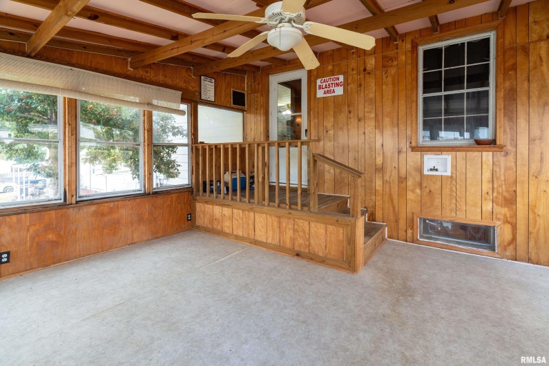 2010 1ST Street, Eldorado, Illinois 62930, 2 Bedrooms Bedrooms, 0 ,2 BathroomsBathrooms,Residential,For Sale,1ST,0,RMAQC4269303