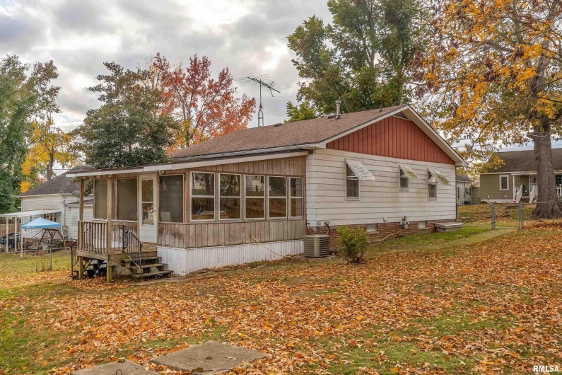 2010 1ST Street, Eldorado, Illinois 62930, 2 Bedrooms Bedrooms, 0 ,2 BathroomsBathrooms,Residential,For Sale,1ST,0,RMAQC4269303