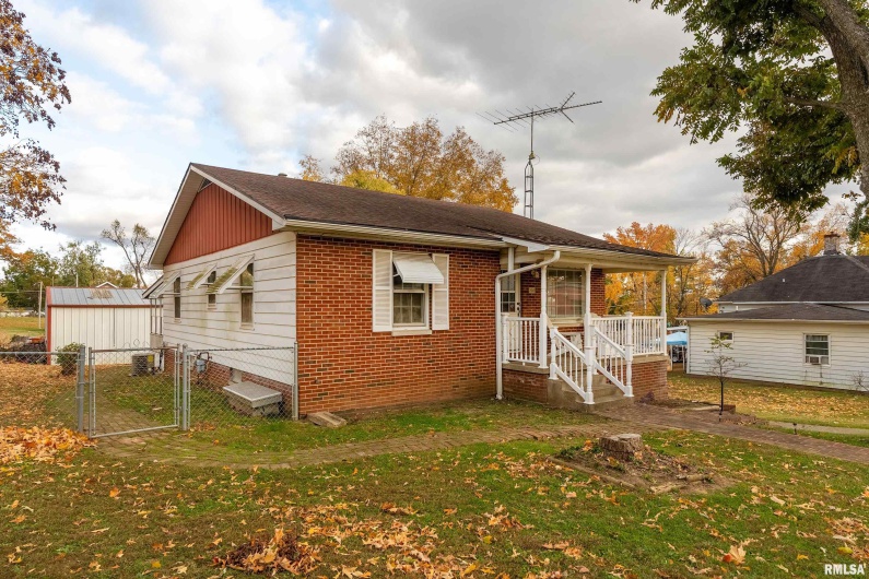 2010 1ST Street, Eldorado, Illinois 62930, 2 Bedrooms Bedrooms, 0 ,2 BathroomsBathrooms,Residential,For Sale,1ST,0,RMAQC4269303