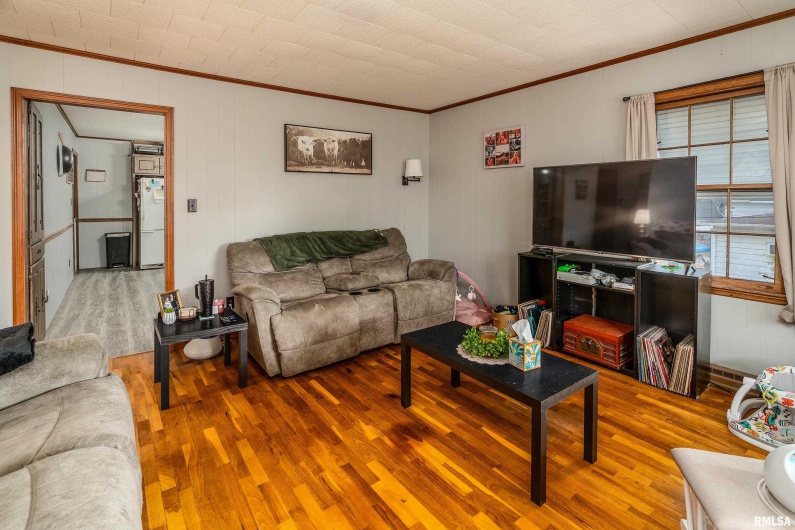 2010 1ST Street, Eldorado, Illinois 62930, 2 Bedrooms Bedrooms, 0 ,2 BathroomsBathrooms,Residential,For Sale,1ST,0,RMAQC4269303