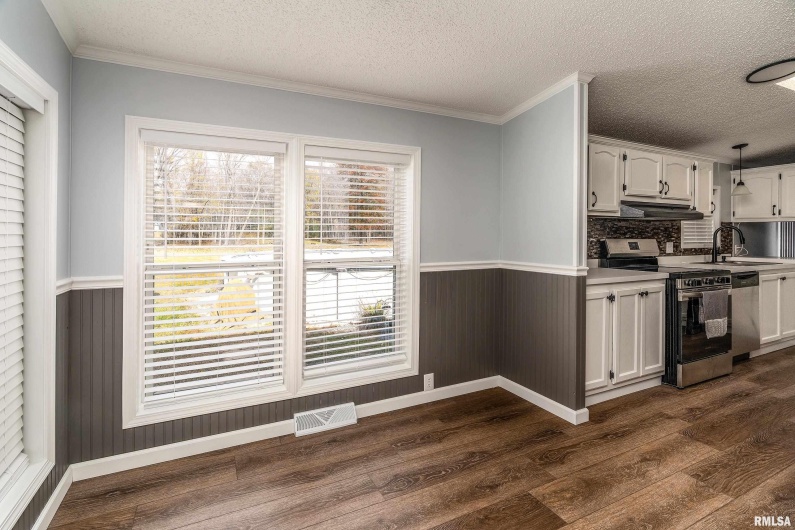 14574 EASTLAND Road, Marion, Illinois 62959, 4 Bedrooms Bedrooms, 0 ,2 BathroomsBathrooms,Residential,For Sale,EASTLAND,0,RMAEB460449