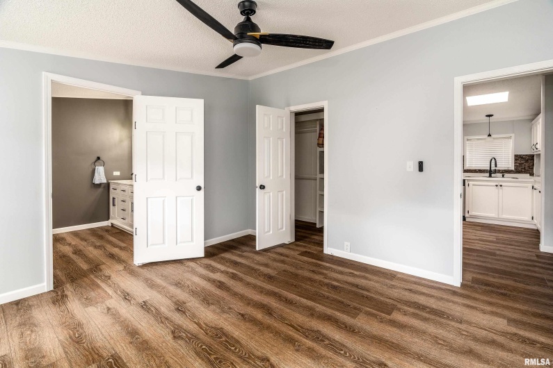 14574 EASTLAND Road, Marion, Illinois 62959, 4 Bedrooms Bedrooms, 0 ,2 BathroomsBathrooms,Residential,For Sale,EASTLAND,0,RMAEB460449