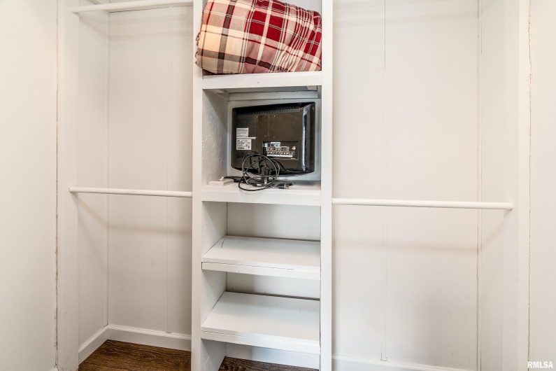 14574 EASTLAND Road, Marion, Illinois 62959, 4 Bedrooms Bedrooms, 0 ,2 BathroomsBathrooms,Residential,For Sale,EASTLAND,0,RMAEB460449