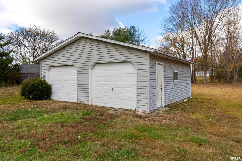 14574 EASTLAND Road, Marion, Illinois 62959, 4 Bedrooms Bedrooms, 0 ,2 BathroomsBathrooms,Residential,For Sale,EASTLAND,0,RMAEB460449