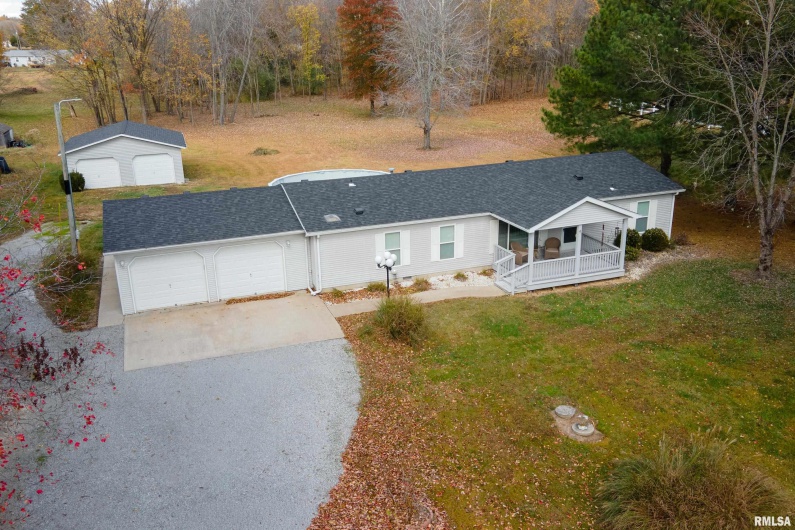 14574 EASTLAND Road, Marion, Illinois 62959, 4 Bedrooms Bedrooms, 0 ,2 BathroomsBathrooms,Residential,For Sale,EASTLAND,0,RMAEB460449