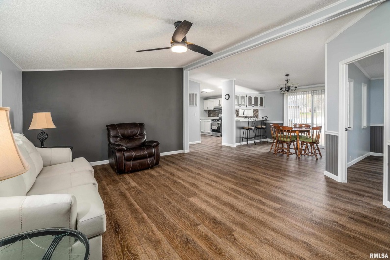 14574 EASTLAND Road, Marion, Illinois 62959, 4 Bedrooms Bedrooms, 0 ,2 BathroomsBathrooms,Residential,For Sale,EASTLAND,0,RMAEB460449