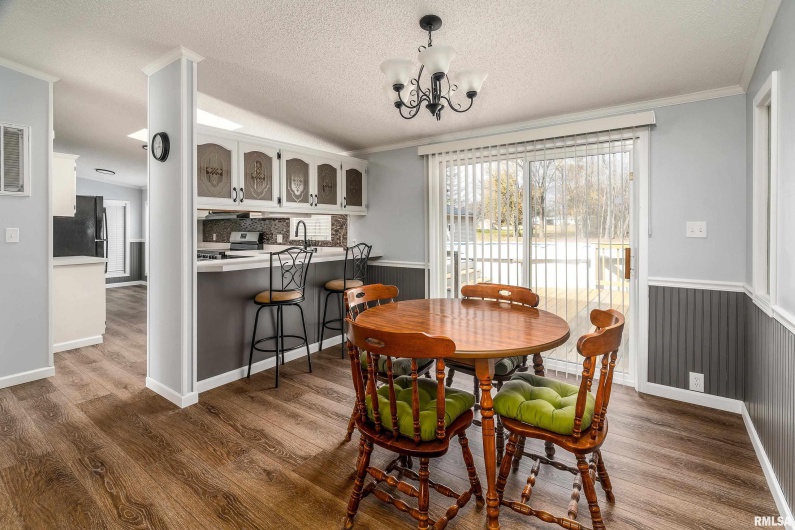 14574 EASTLAND Road, Marion, Illinois 62959, 4 Bedrooms Bedrooms, 0 ,2 BathroomsBathrooms,Residential,For Sale,EASTLAND,0,RMAEB460449