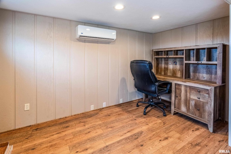 9784 Highway 127, Murphysboro, Illinois 62966, 3 Bedrooms Bedrooms, 0 ,3 BathroomsBathrooms,Residential,For Sale,Highway 127,0,RMAEB460450