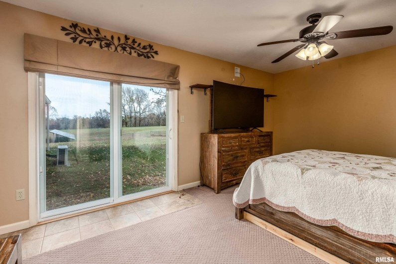 9784 Highway 127, Murphysboro, Illinois 62966, 3 Bedrooms Bedrooms, 0 ,3 BathroomsBathrooms,Residential,For Sale,Highway 127,0,RMAEB460450