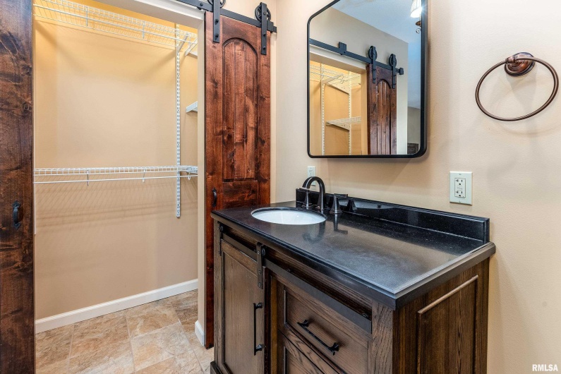 9784 Highway 127, Murphysboro, Illinois 62966, 3 Bedrooms Bedrooms, 0 ,3 BathroomsBathrooms,Residential,For Sale,Highway 127,0,RMAEB460450