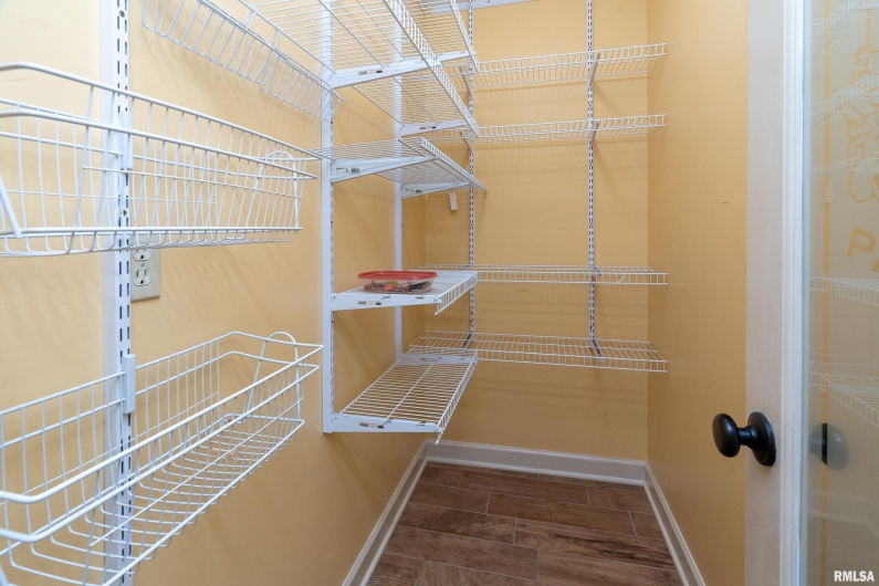 9784 Highway 127, Murphysboro, Illinois 62966, 3 Bedrooms Bedrooms, 0 ,3 BathroomsBathrooms,Residential,For Sale,Highway 127,0,RMAEB460450