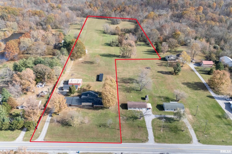 9784 Highway 127, Murphysboro, Illinois 62966, 3 Bedrooms Bedrooms, 0 ,3 BathroomsBathrooms,Residential,For Sale,Highway 127,0,RMAEB460450