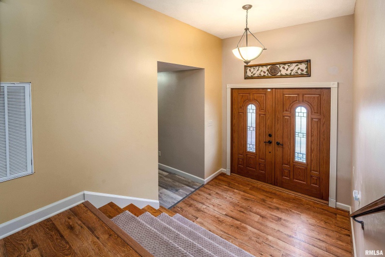 9784 Highway 127, Murphysboro, Illinois 62966, 3 Bedrooms Bedrooms, 0 ,3 BathroomsBathrooms,Residential,For Sale,Highway 127,0,RMAEB460450