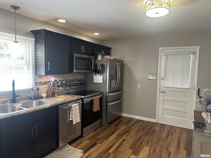 37 WESTWOOD Lane, Murphysboro, Illinois 62966, 4 Bedrooms Bedrooms, 0 ,3 BathroomsBathrooms,Residential,For Sale,WESTWOOD,0,RMAEB460451