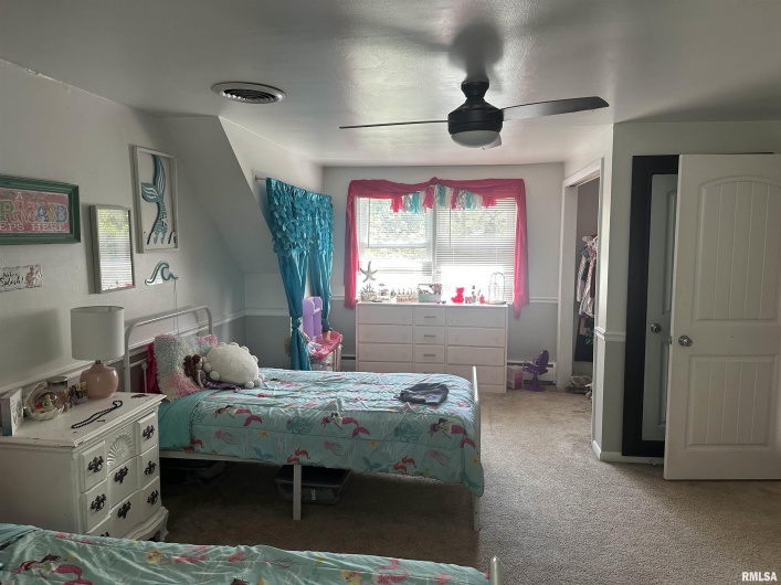 37 WESTWOOD Lane, Murphysboro, Illinois 62966, 4 Bedrooms Bedrooms, 0 ,3 BathroomsBathrooms,Residential,For Sale,WESTWOOD,0,RMAEB460451