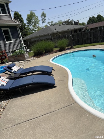 37 WESTWOOD Lane, Murphysboro, Illinois 62966, 4 Bedrooms Bedrooms, 0 ,3 BathroomsBathrooms,Residential,For Sale,WESTWOOD,0,RMAEB460451