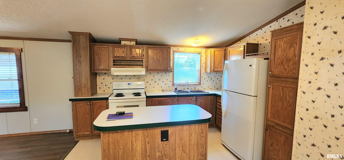 210 Old Plank Road, Chester, Illinois 62233, 3 Bedrooms Bedrooms, 0 ,2 BathroomsBathrooms,Manufactured In Park,For Sale,Old Plank,0,RMAEB460038