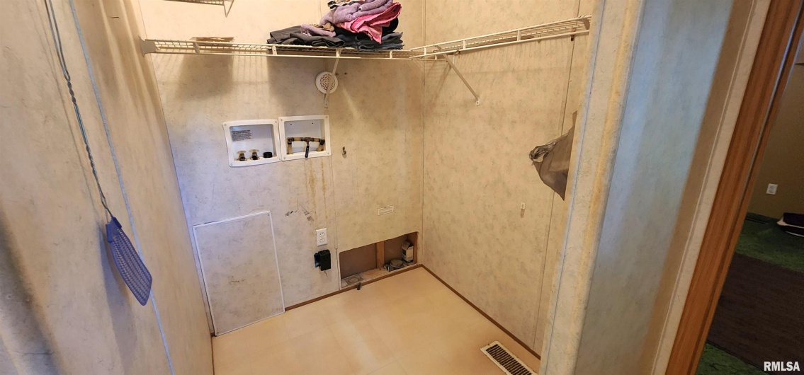 210 Old Plank Road, Chester, Illinois 62233, 3 Bedrooms Bedrooms, 0 ,2 BathroomsBathrooms,Manufactured In Park,For Sale,Old Plank,0,RMAEB460038