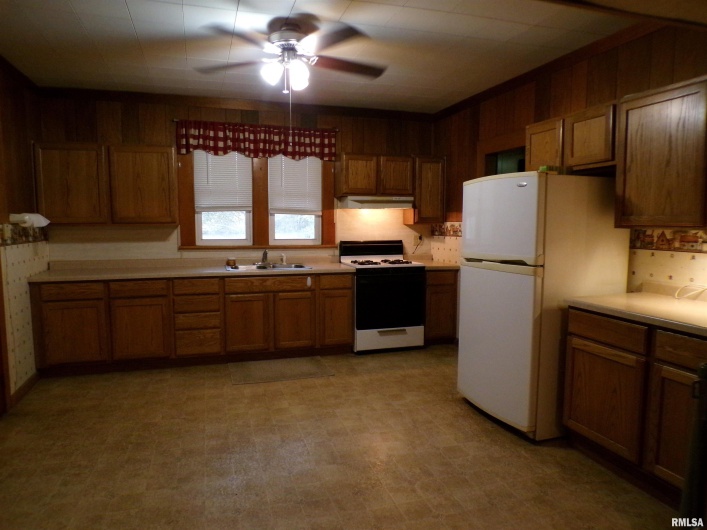 331 MINNIE Avenue, Tilden, Illinois 62292, 2 Bedrooms Bedrooms, 0 ,1 BathroomBathrooms,Residential,For Sale,MINNIE,0,RMAEB460454