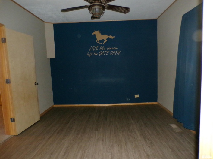 331 MINNIE Avenue, Tilden, Illinois 62292, 2 Bedrooms Bedrooms, 0 ,1 BathroomBathrooms,Residential,For Sale,MINNIE,0,RMAEB460454