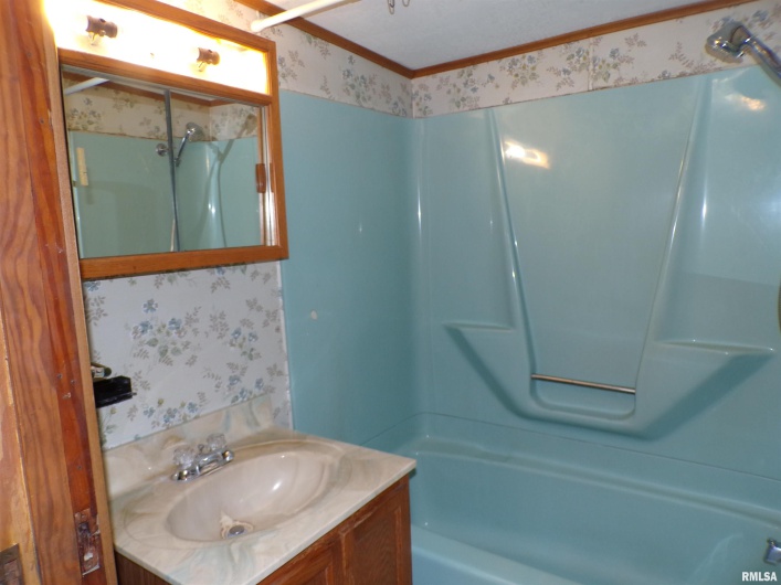 331 MINNIE Avenue, Tilden, Illinois 62292, 2 Bedrooms Bedrooms, 0 ,1 BathroomBathrooms,Residential,For Sale,MINNIE,0,RMAEB460454