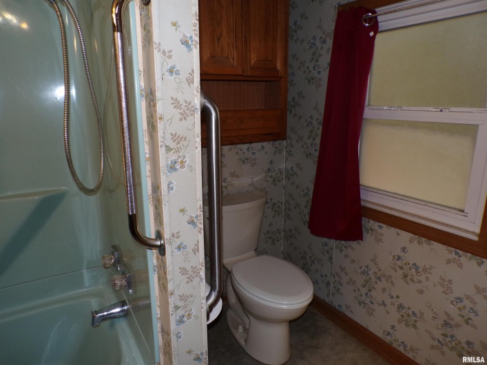 331 MINNIE Avenue, Tilden, Illinois 62292, 2 Bedrooms Bedrooms, 0 ,1 BathroomBathrooms,Residential,For Sale,MINNIE,0,RMAEB460454