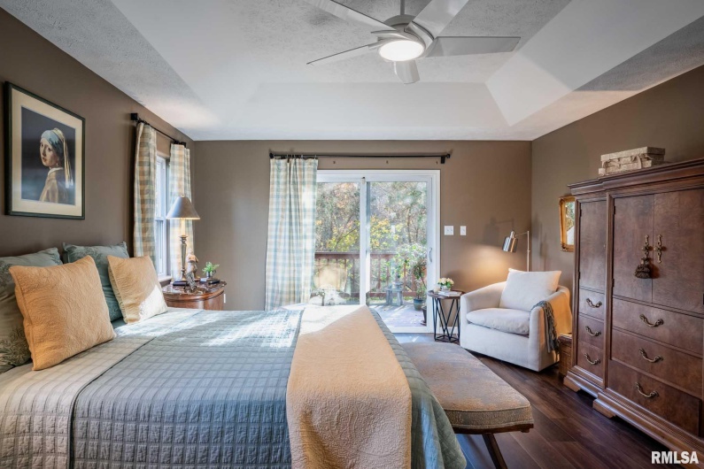 402 Majestic Oak Drive, Murphysboro, Illinois 62966, 4 Bedrooms Bedrooms, 0 ,3 BathroomsBathrooms,Residential,For Sale,Majestic Oak,0,RMAQC4269333