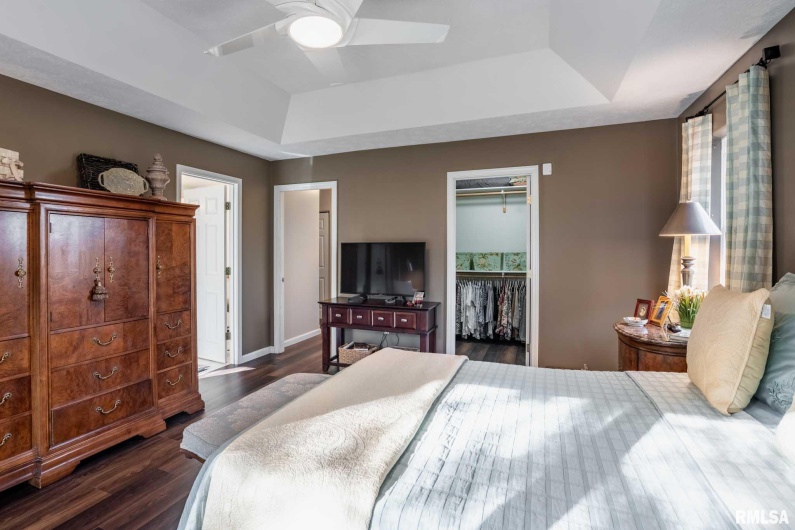 402 Majestic Oak Drive, Murphysboro, Illinois 62966, 4 Bedrooms Bedrooms, 0 ,3 BathroomsBathrooms,Residential,For Sale,Majestic Oak,0,RMAQC4269333