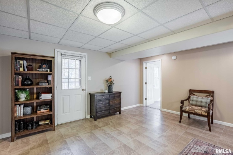 402 Majestic Oak Drive, Murphysboro, Illinois 62966, 4 Bedrooms Bedrooms, 0 ,3 BathroomsBathrooms,Residential,For Sale,Majestic Oak,0,RMAQC4269333