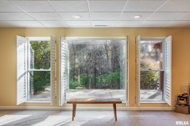 402 Majestic Oak Drive, Murphysboro, Illinois 62966, 4 Bedrooms Bedrooms, 0 ,3 BathroomsBathrooms,Residential,For Sale,Majestic Oak,0,RMAQC4269333