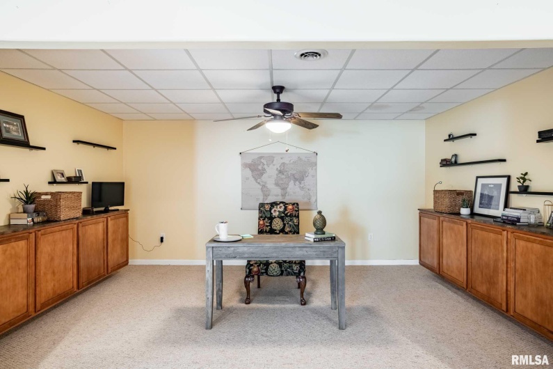 402 Majestic Oak Drive, Murphysboro, Illinois 62966, 4 Bedrooms Bedrooms, 0 ,3 BathroomsBathrooms,Residential,For Sale,Majestic Oak,0,RMAQC4269333