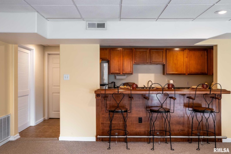 402 Majestic Oak Drive, Murphysboro, Illinois 62966, 4 Bedrooms Bedrooms, 0 ,3 BathroomsBathrooms,Residential,For Sale,Majestic Oak,0,RMAQC4269333