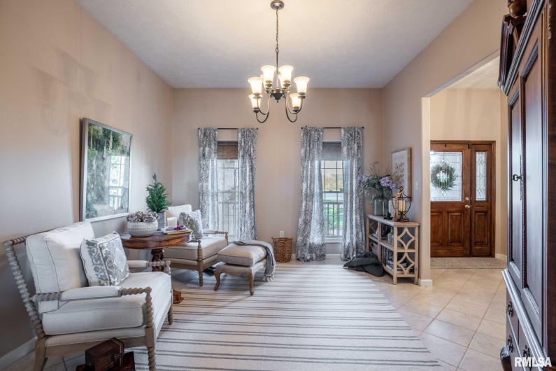 402 Majestic Oak Drive, Murphysboro, Illinois 62966, 4 Bedrooms Bedrooms, 0 ,3 BathroomsBathrooms,Residential,For Sale,Majestic Oak,0,RMAQC4269333