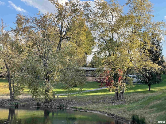 557 TWIN OAKS Drive, Cobden, Illinois 62920, 3 Bedrooms Bedrooms, 0 ,2 BathroomsBathrooms,Residential,For Sale,TWIN OAKS,0,RMAEB460456