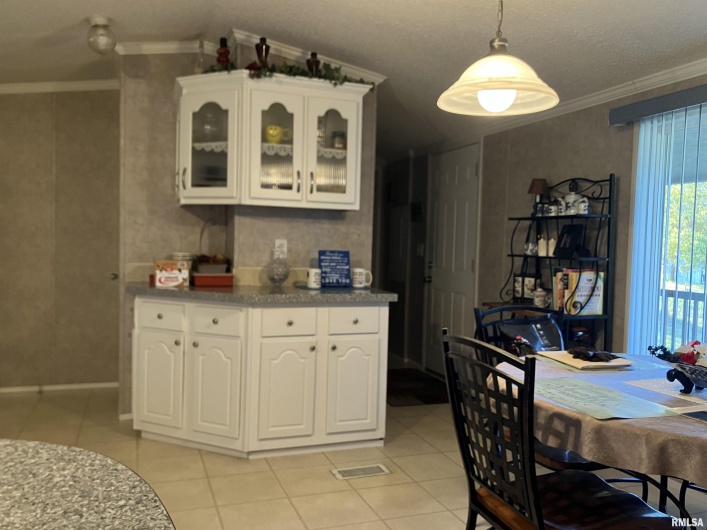 557 TWIN OAKS Drive, Cobden, Illinois 62920, 3 Bedrooms Bedrooms, 0 ,2 BathroomsBathrooms,Residential,For Sale,TWIN OAKS,0,RMAEB460456