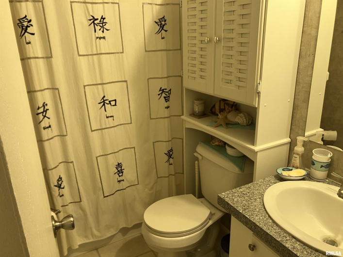 557 TWIN OAKS Drive, Cobden, Illinois 62920, 3 Bedrooms Bedrooms, 0 ,2 BathroomsBathrooms,Residential,For Sale,TWIN OAKS,0,RMAEB460456