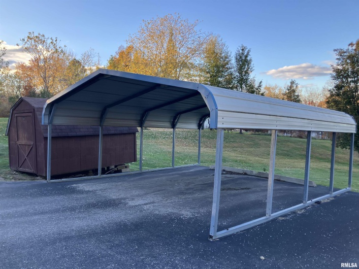 557 TWIN OAKS Drive, Cobden, Illinois 62920, 3 Bedrooms Bedrooms, 0 ,2 BathroomsBathrooms,Residential,For Sale,TWIN OAKS,0,RMAEB460456